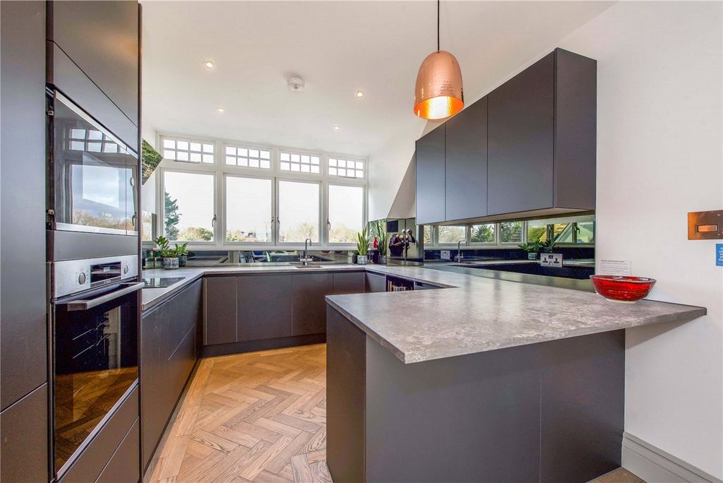 Property photo 3 of 16 Picture No. 40