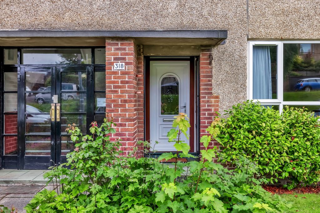 Property photo 2 of 32