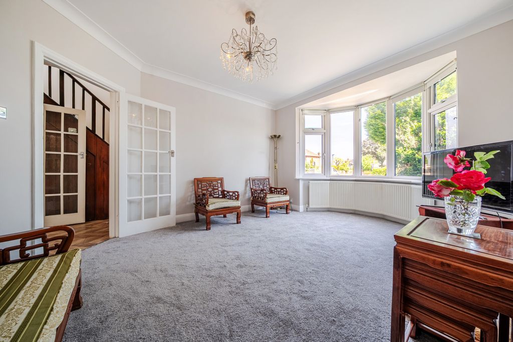Property photo 2 of 19 1466113-15-6A104E...