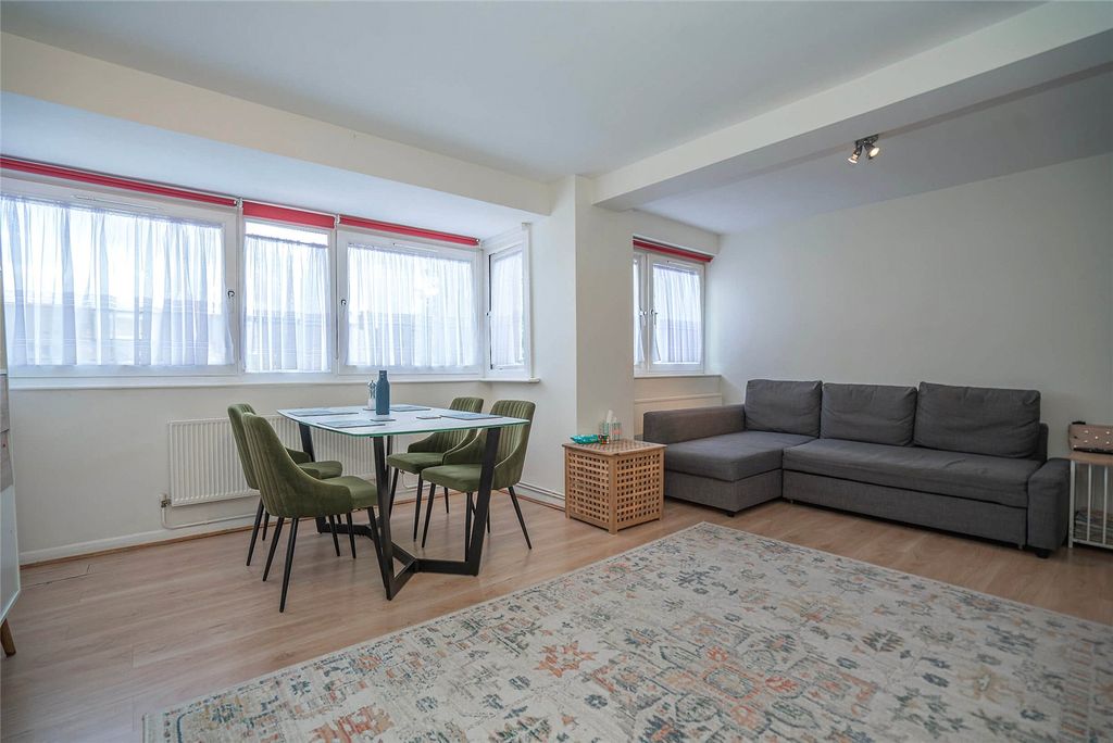 Property photo 3 of 14 Reception C