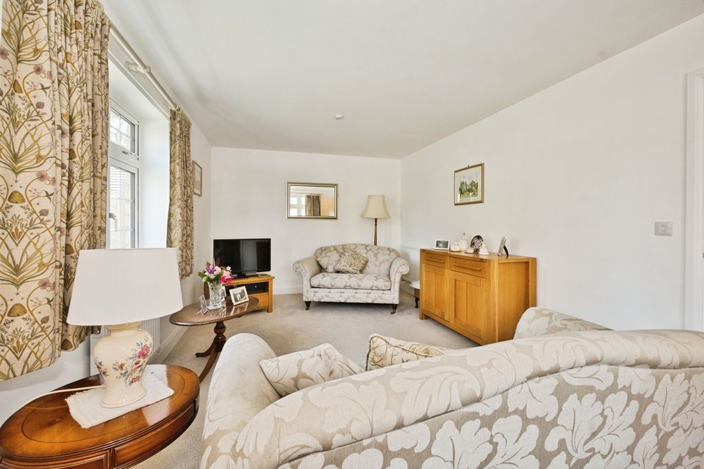 Property photo 3 of 24 Pbox-Img.Jpg