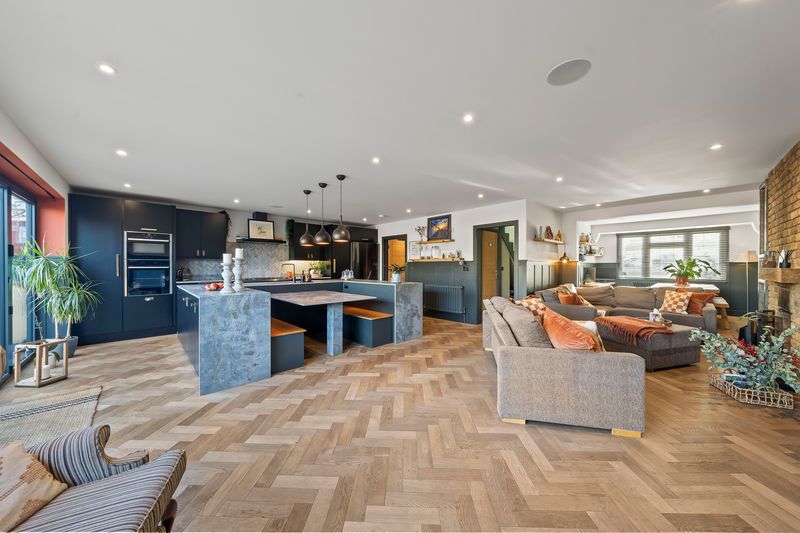 Property photo 3 of 28 Photo 12