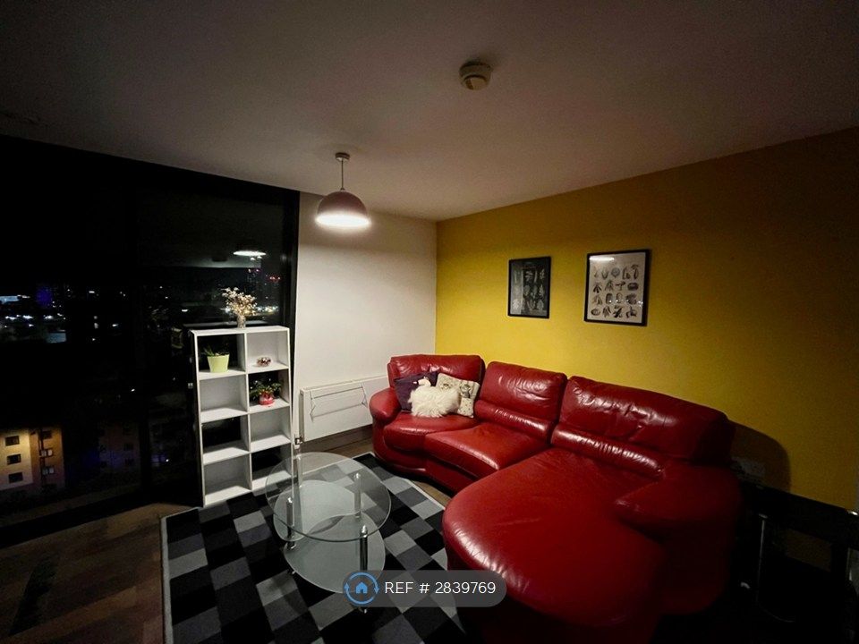 Property photo 2 of 17 Living Room