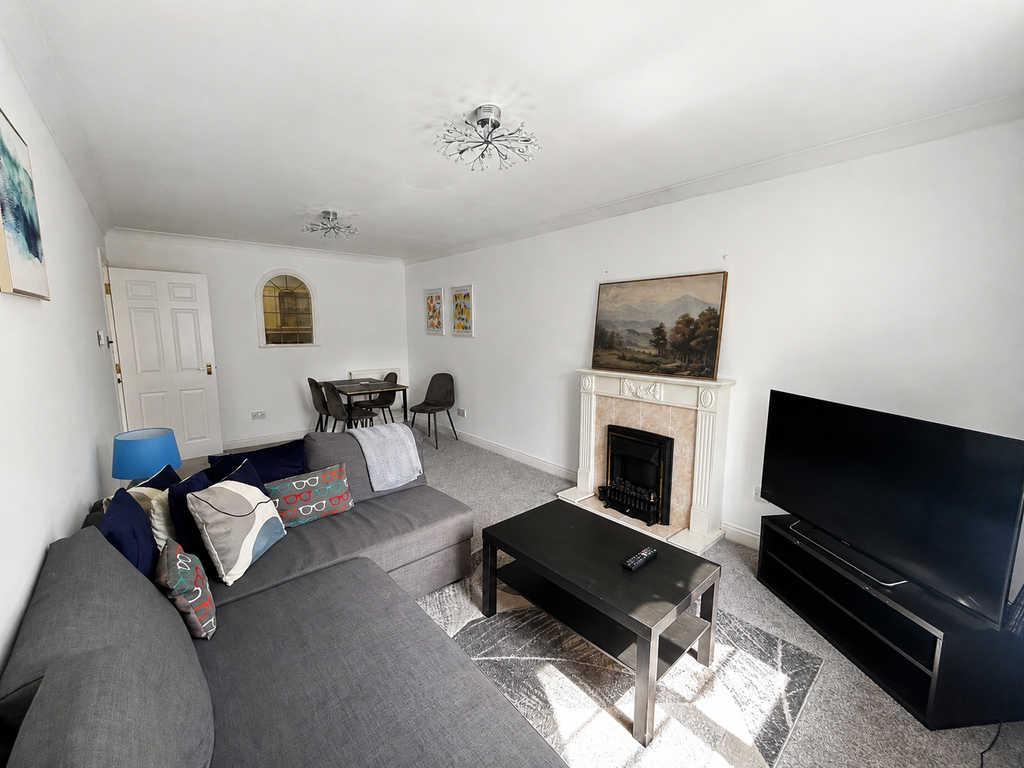 Property photo 1 of 10 Fully Furnished 2 Bed Apartment
