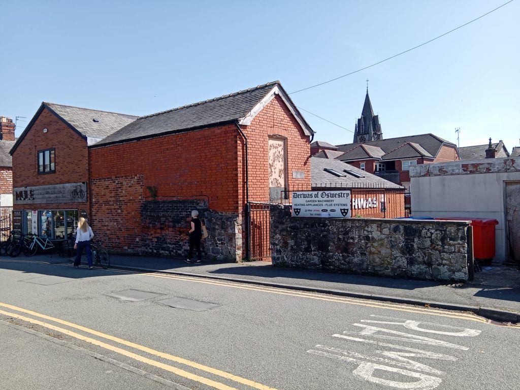 Property photo 1 of 4