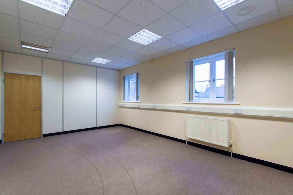 Property photo 3 of 5 8.Jpg