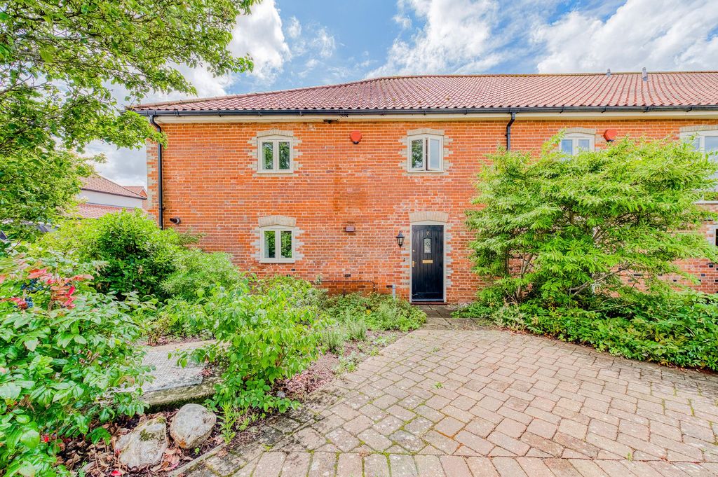 Property photo 1 of 26