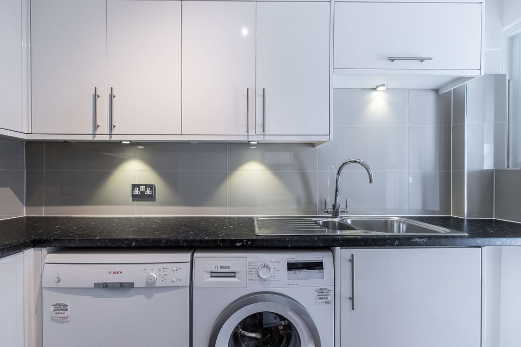 Property photo 3 of 35 Kitchen
