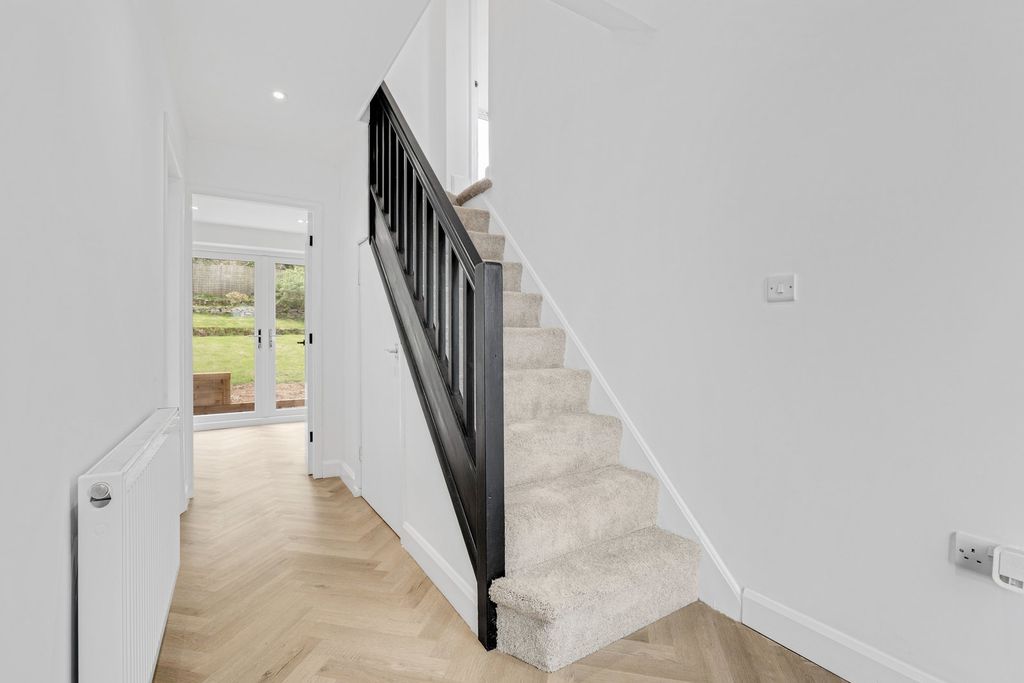 Property photo 3 of 30