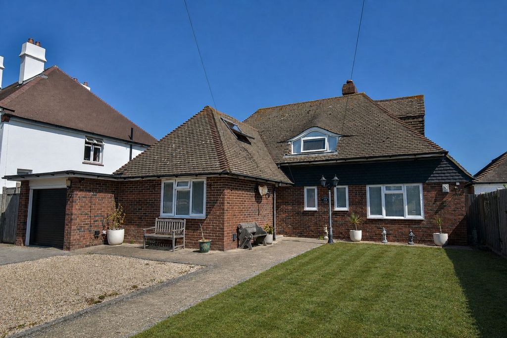 Property photo 2 of 26
