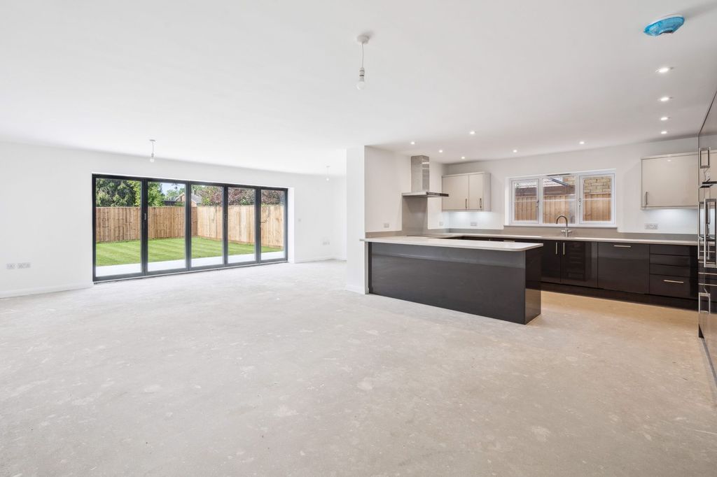 Property photo 3 of 46 Photo 15