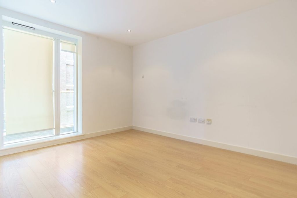 Property photo 3 of 19 Dsc01027-Hdr