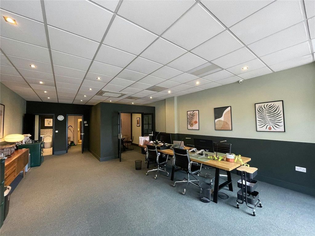 Property photo 2 of 10 Dbs260041_09