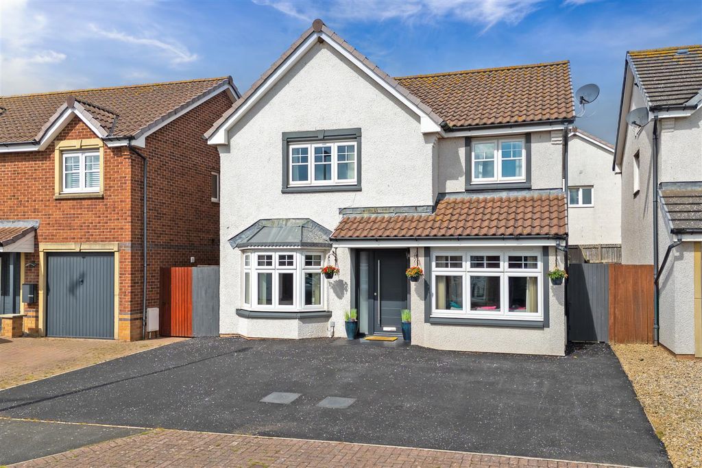 Property photo 1 of 15 89_Hallydown_Crescent-02.Jpg