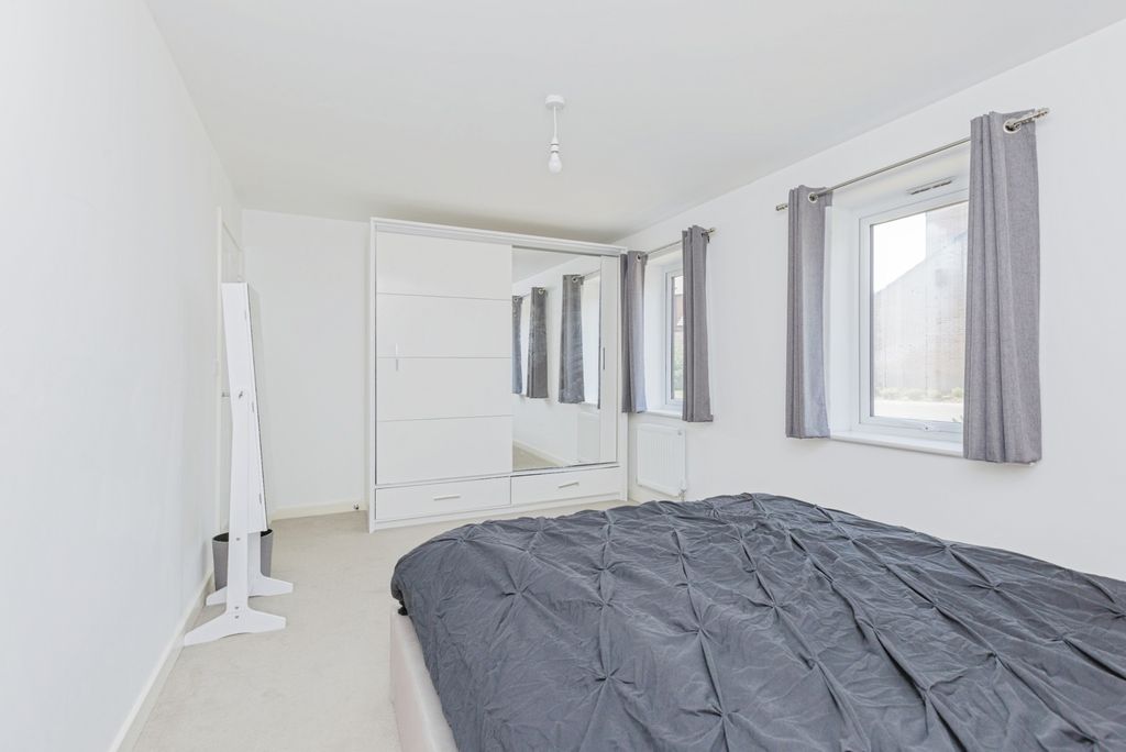 Property photo 3 of 16 Photo