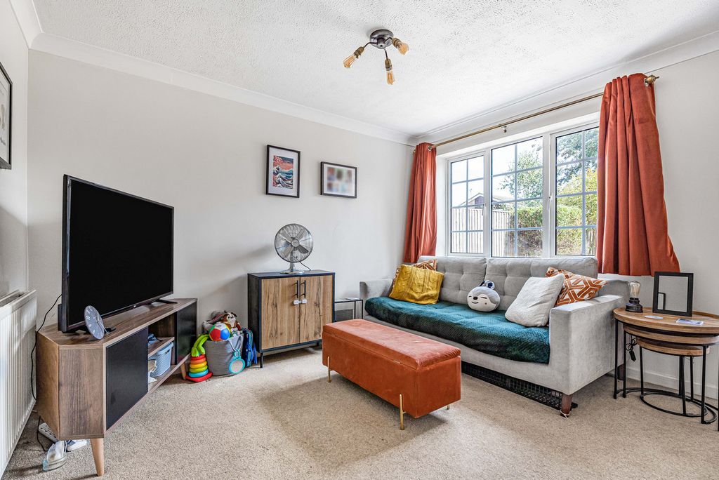 Property photo 2 of 12