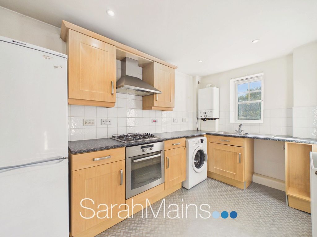 Property photo 3 of 9 Kitchen