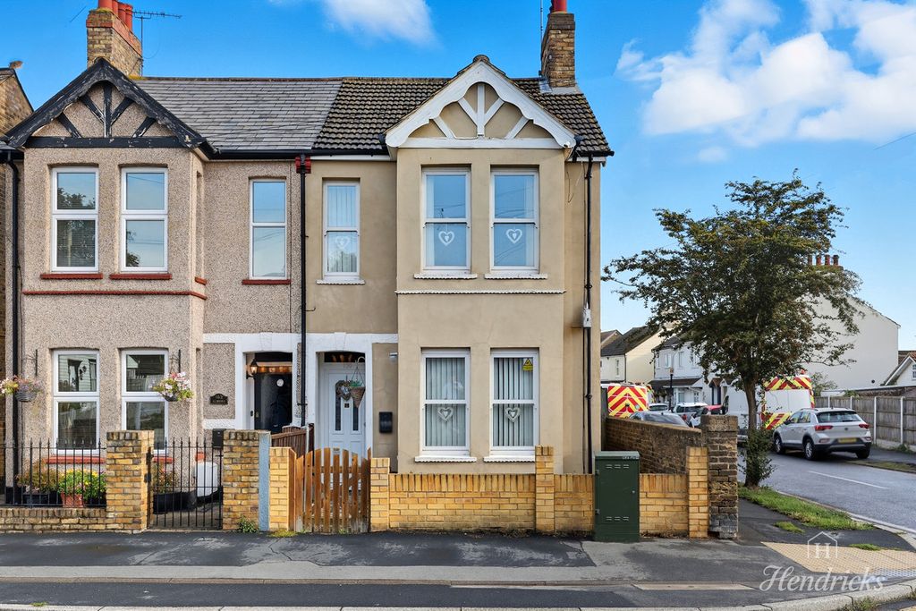 Property photo 2 of 19