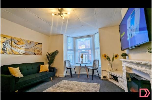 Property photo 2 of 10 O_1i0Lr01Rpsilbr113S