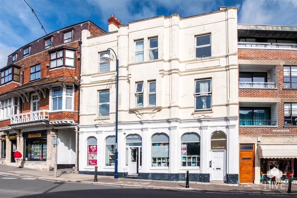 Property photo 1 of 28