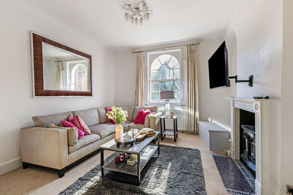 Property photo 2 of 21 Picture No. 14