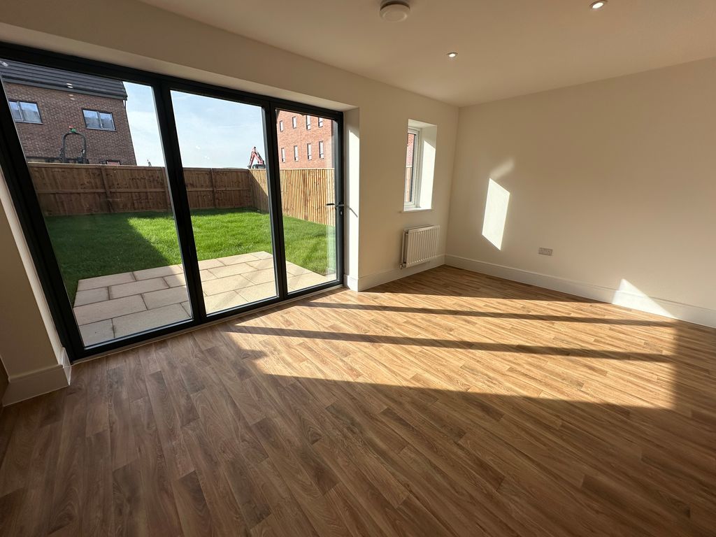 Property photo 3 of 15 Bedroom