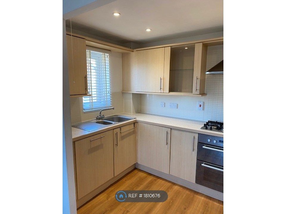 Property photo 1 of 6 Kitchen