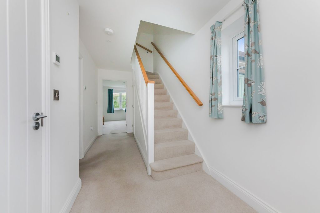 Property photo 3 of 21