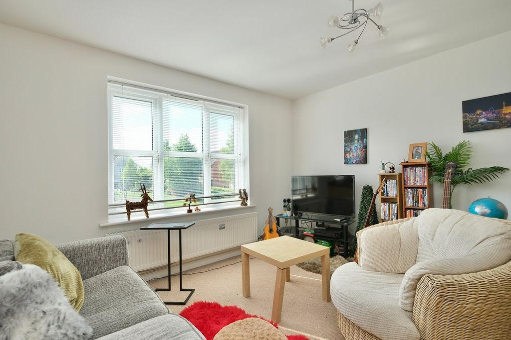 Property photo 2 of 8