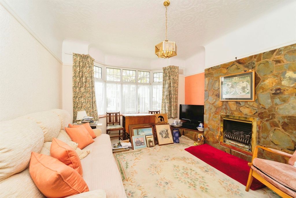 Property photo 2 of 15