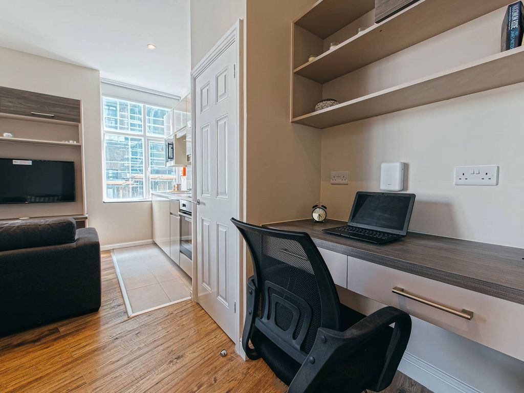 Property photo 3 of 12