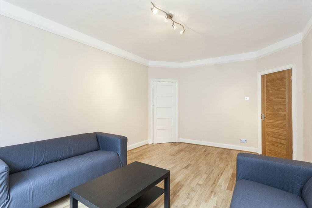 Property photo 3 of 9 Picture 3