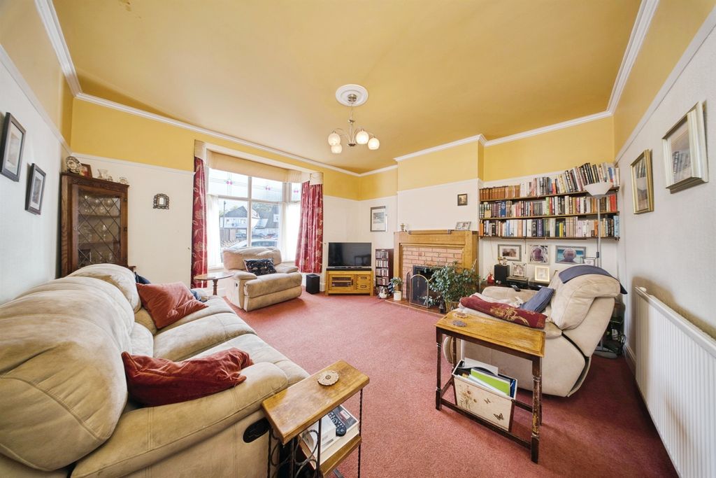 Property photo 3 of 21