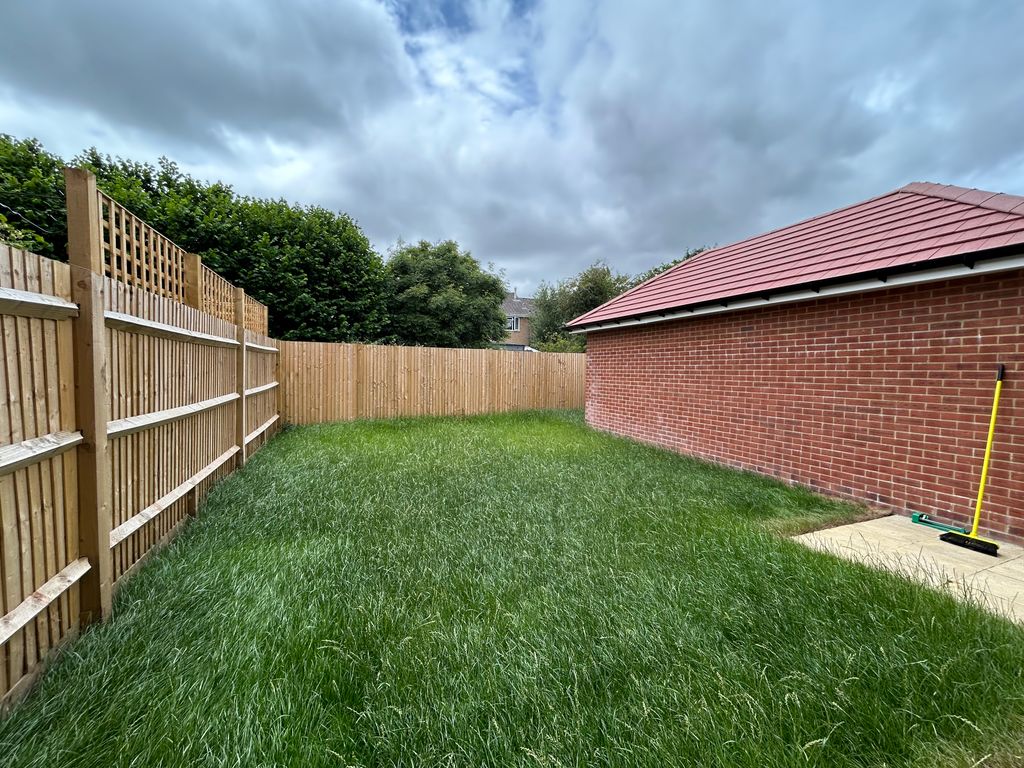 Property photo 3 of 10 Garden