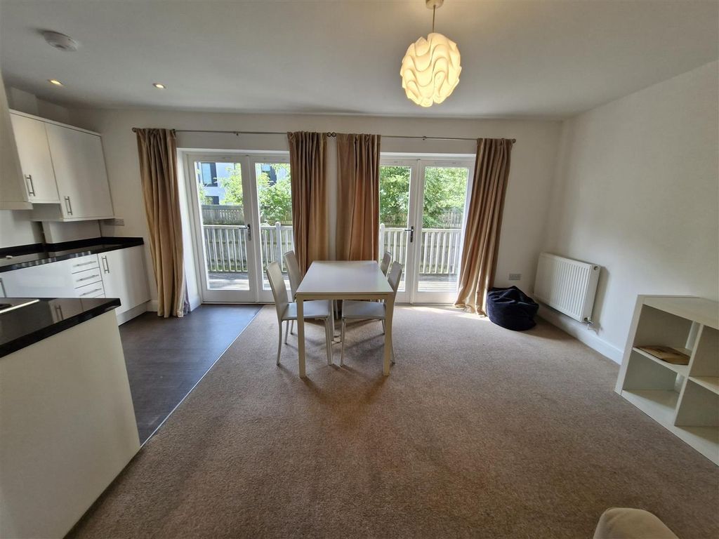 Property photo 3 of 10 Living Area.Jpg