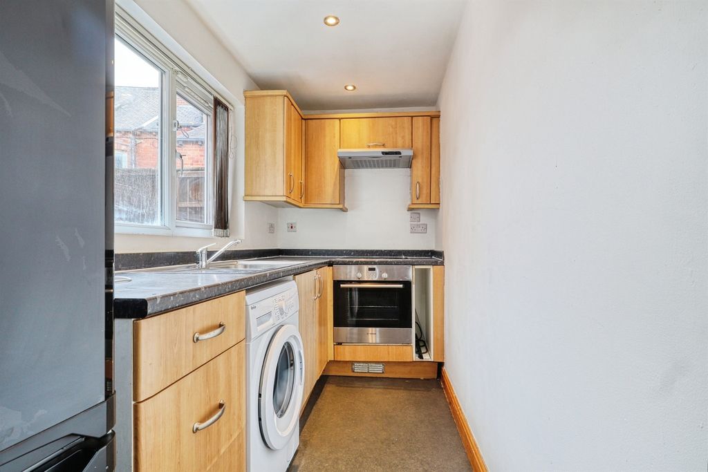 Property photo 2 of 17
