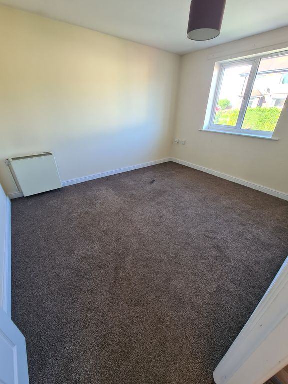Property photo 3 of 4 Bedroom