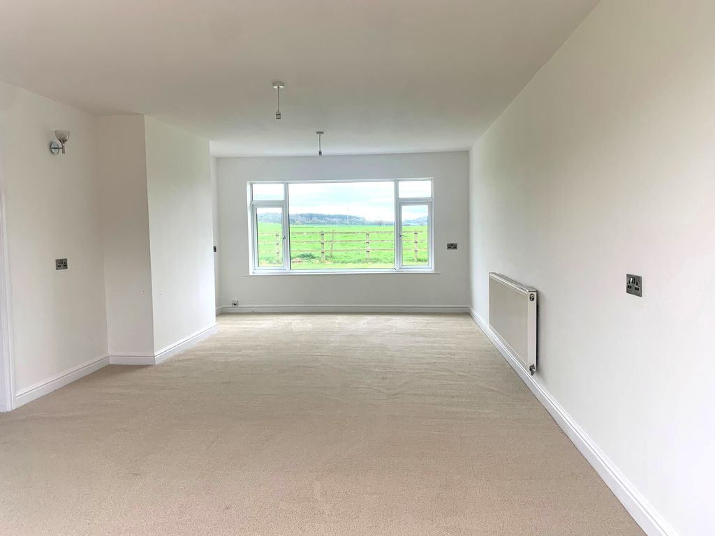 Property photo 3 of 13 B1