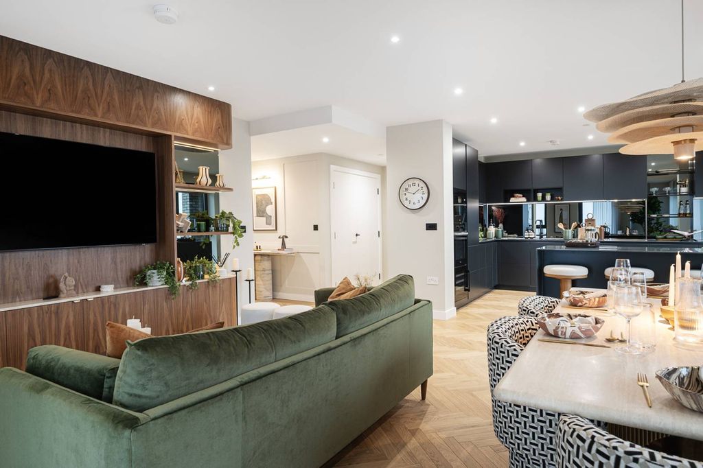 Property photo 3 of 23