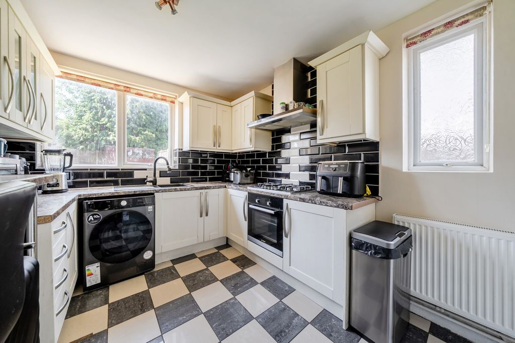 Property photo 3 of 20 1483194-8-6A3d3Ac...