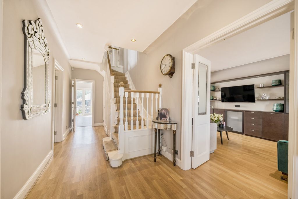 Property photo 2 of 24 1334248-11-68936B...