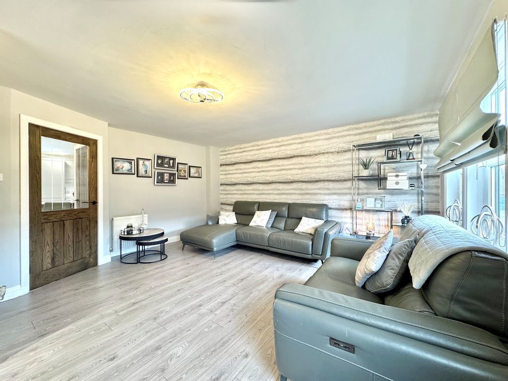 Property photo 3 of 26 Photo 7