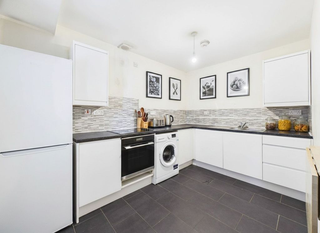 Property photo 3 of 16 Dining Kitchen (Virtually Enhanced)