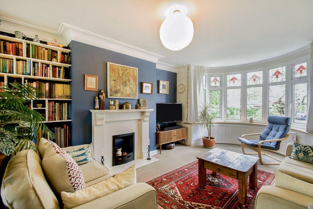 Property photo 2 of 20 34Roosettway08-1.Jpg