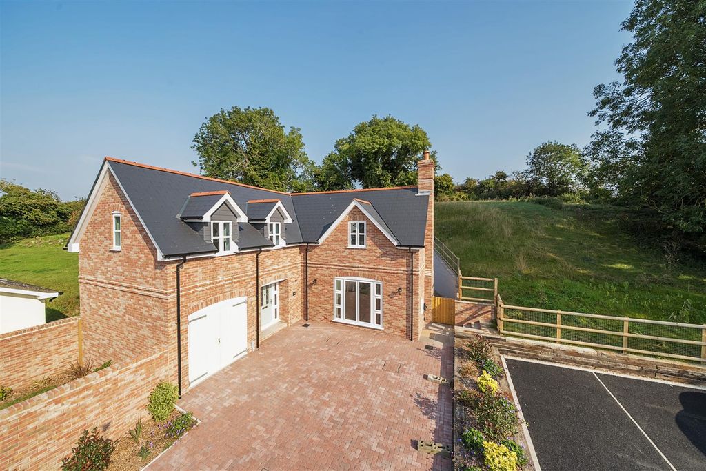 Property photo 1 of 17 Primrose House Elevated