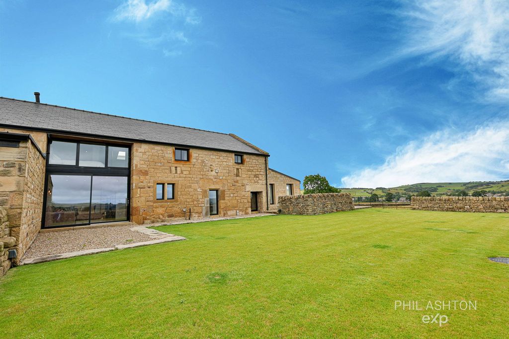 Property photo 2 of 63