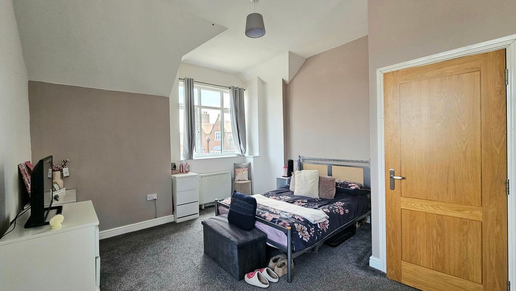 Property photo 3 of 5