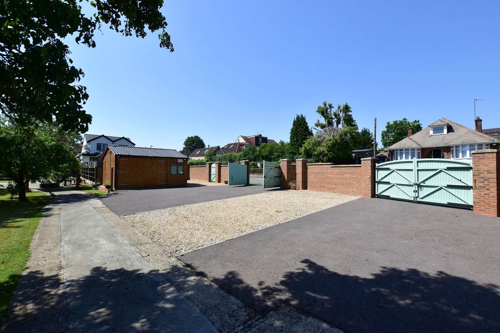 Property photo 3 of 41