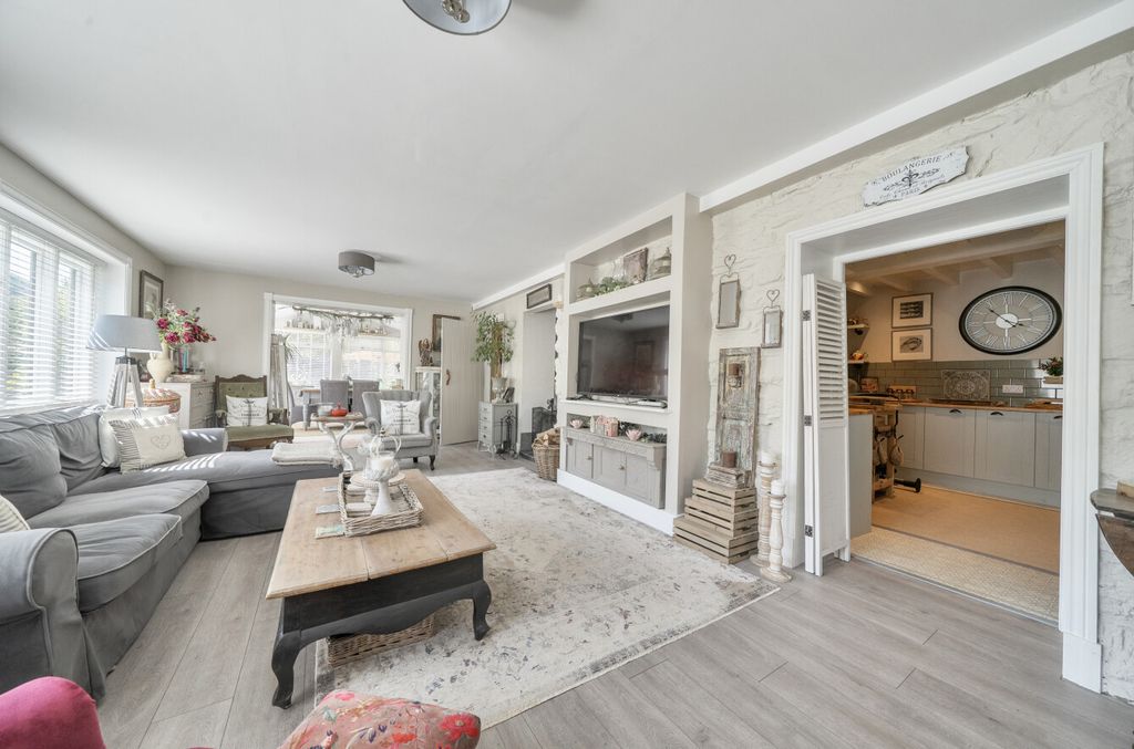 Property photo 3 of 43 1-6A110098Cf760-1...