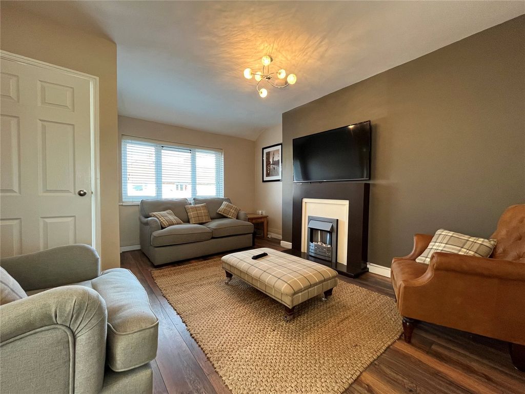 Property photo 2 of 9 Picture No. 13